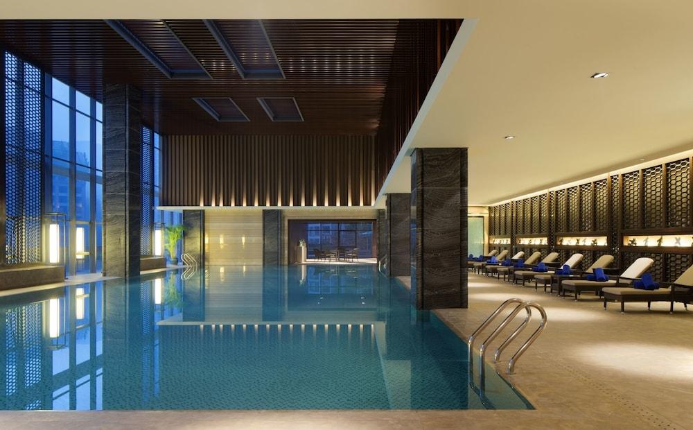 Vista Piscina Radisson Blu Hotel Chongqing Shapingba