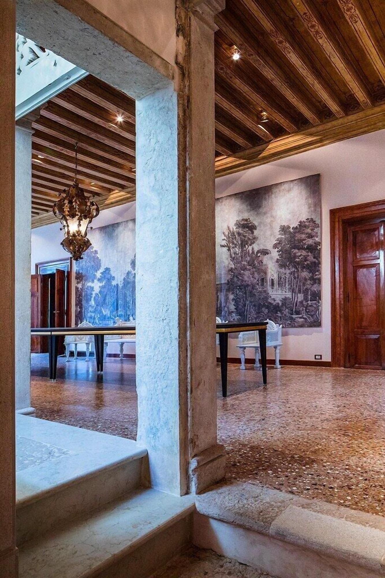 Vista Lobby Hotel Heureka