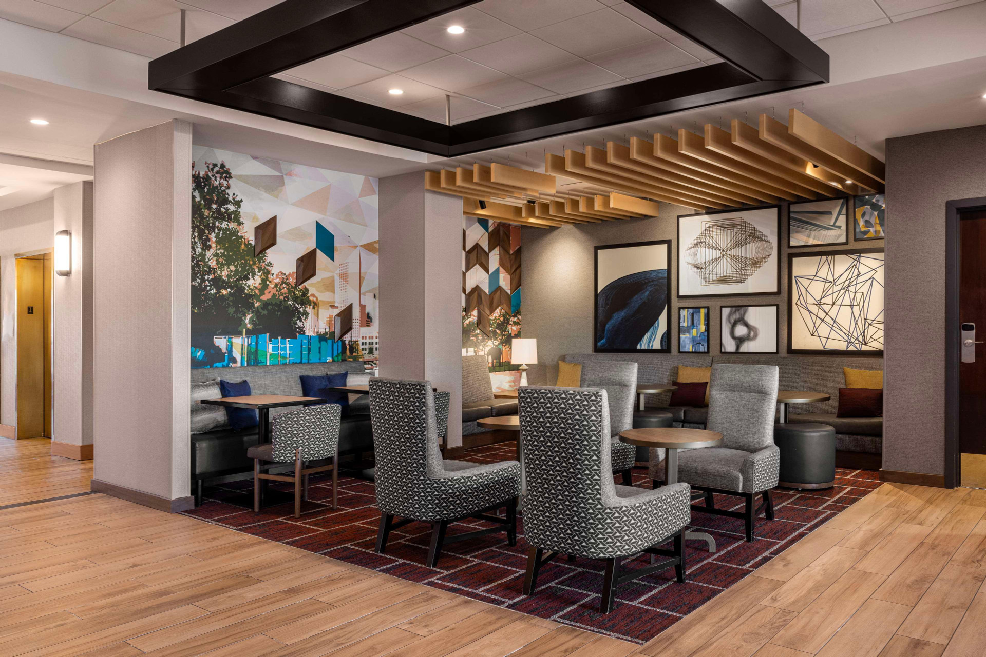 Vista Lobby Hyatt Place Indianapolis Airport