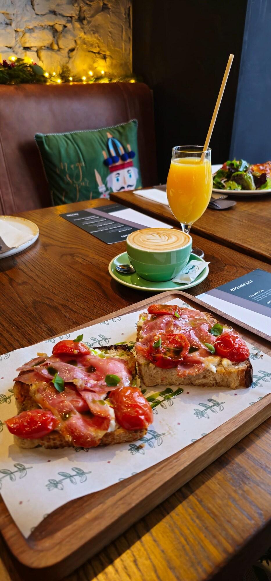 Restaurant SuperB Luxury Suites