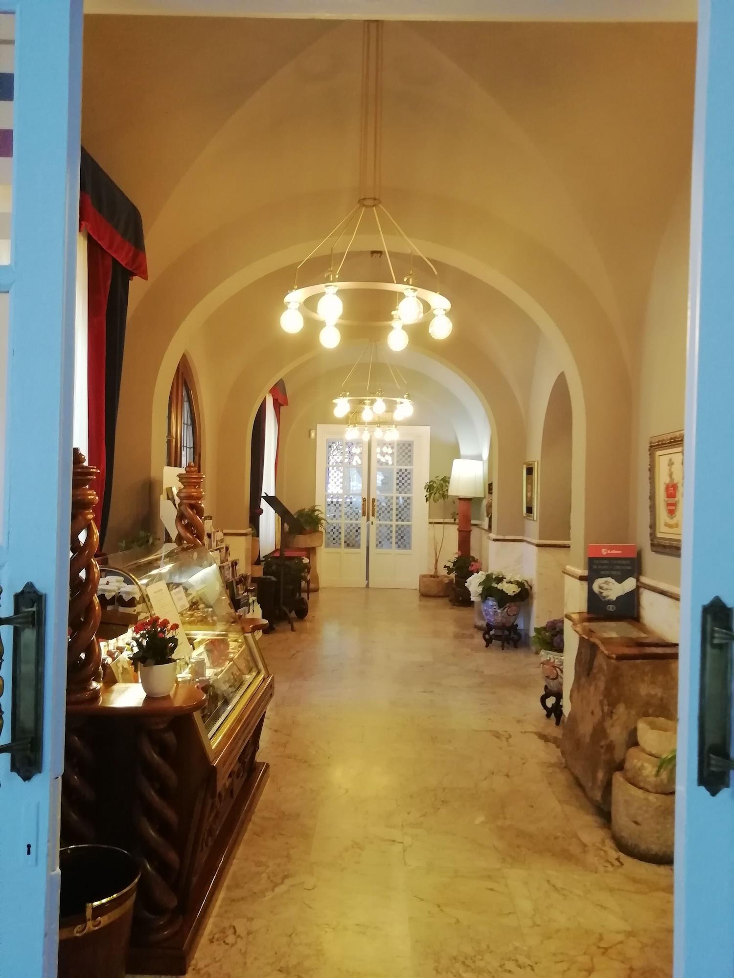 Vista Lobby Xabier