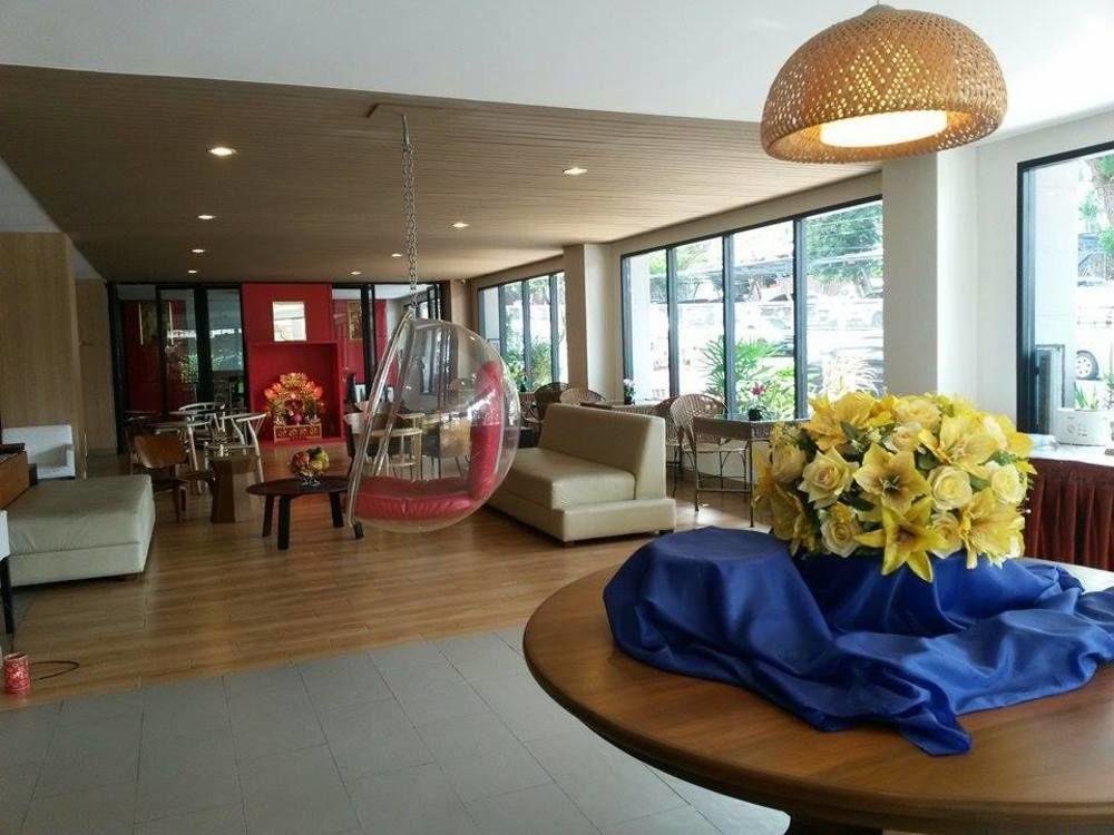 Vista Lobby Sriracha Orchid