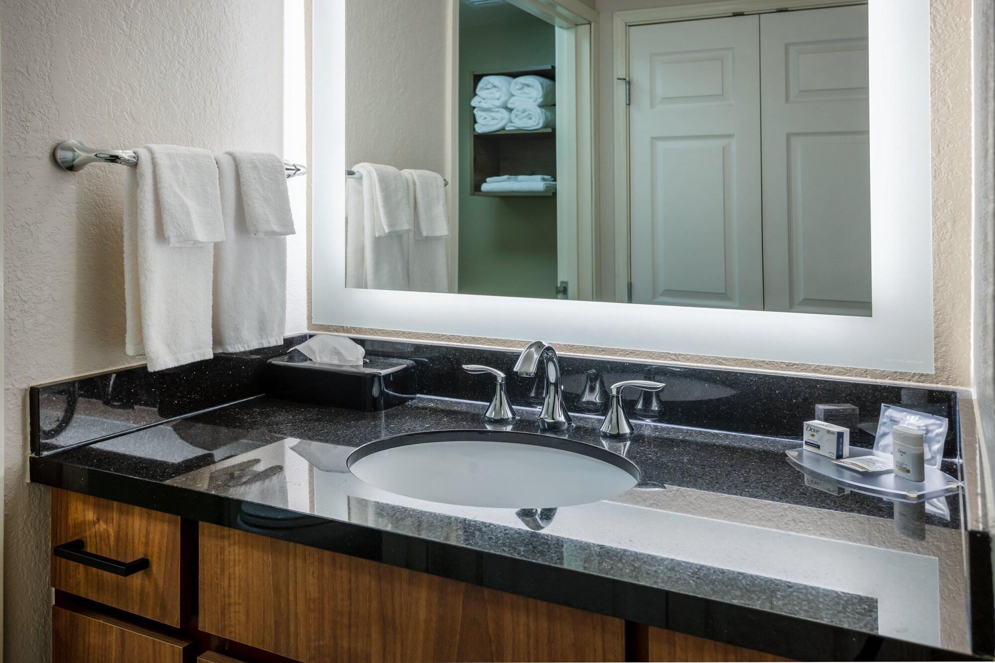 Set de Habitación Staybridge Suites Wilmington E by IHG