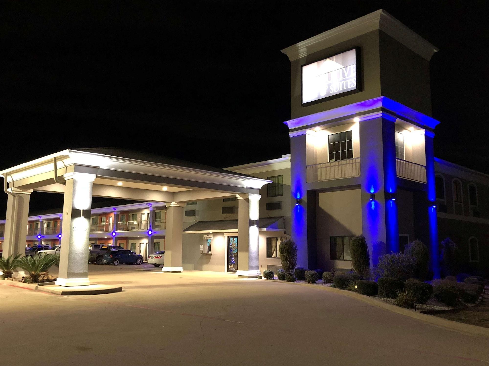 Vista Exterior Executive Inn & Suites Joaquin