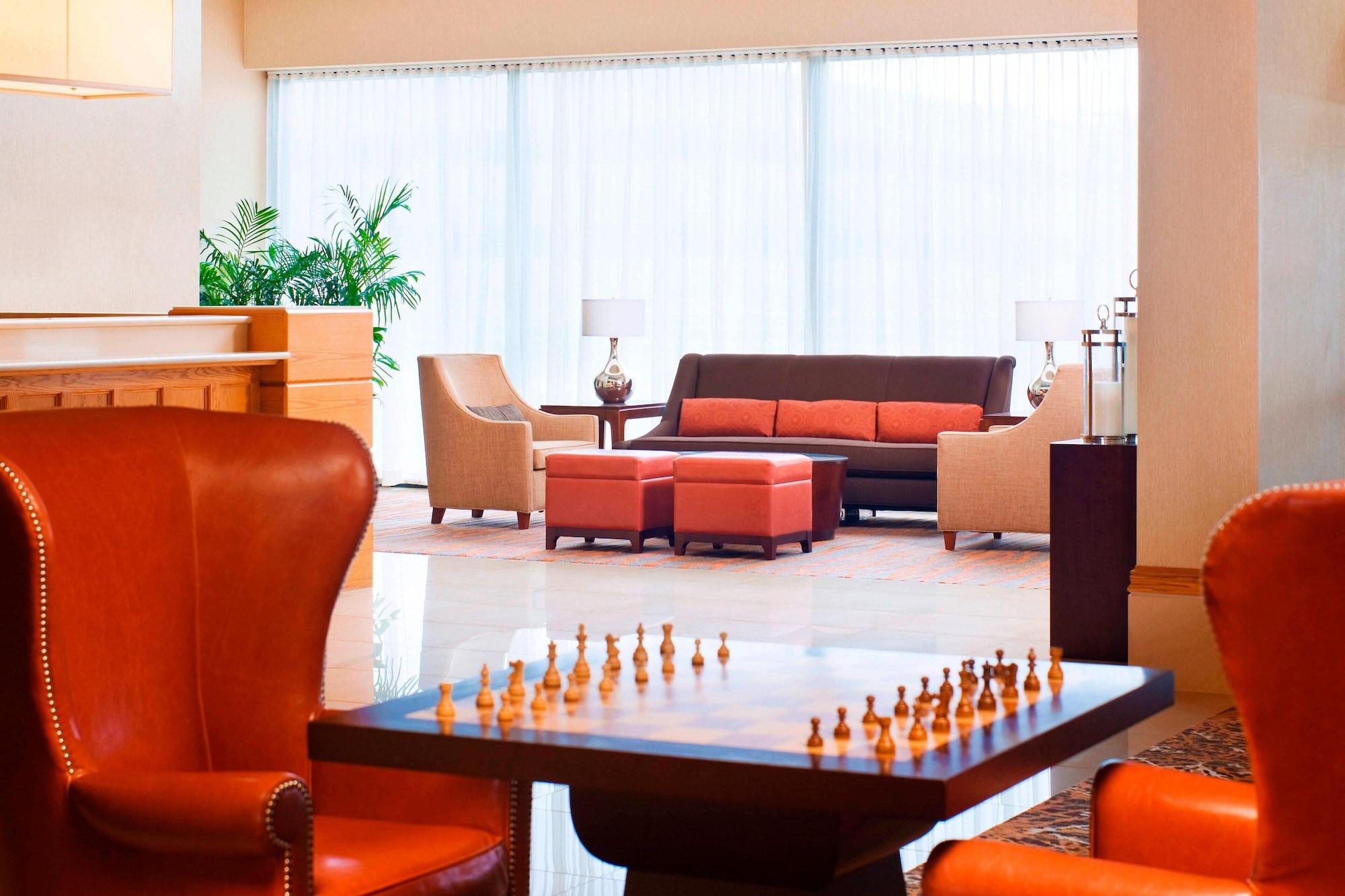 Vista Lobby Sheraton Hartford Hotel at Bradley Airport