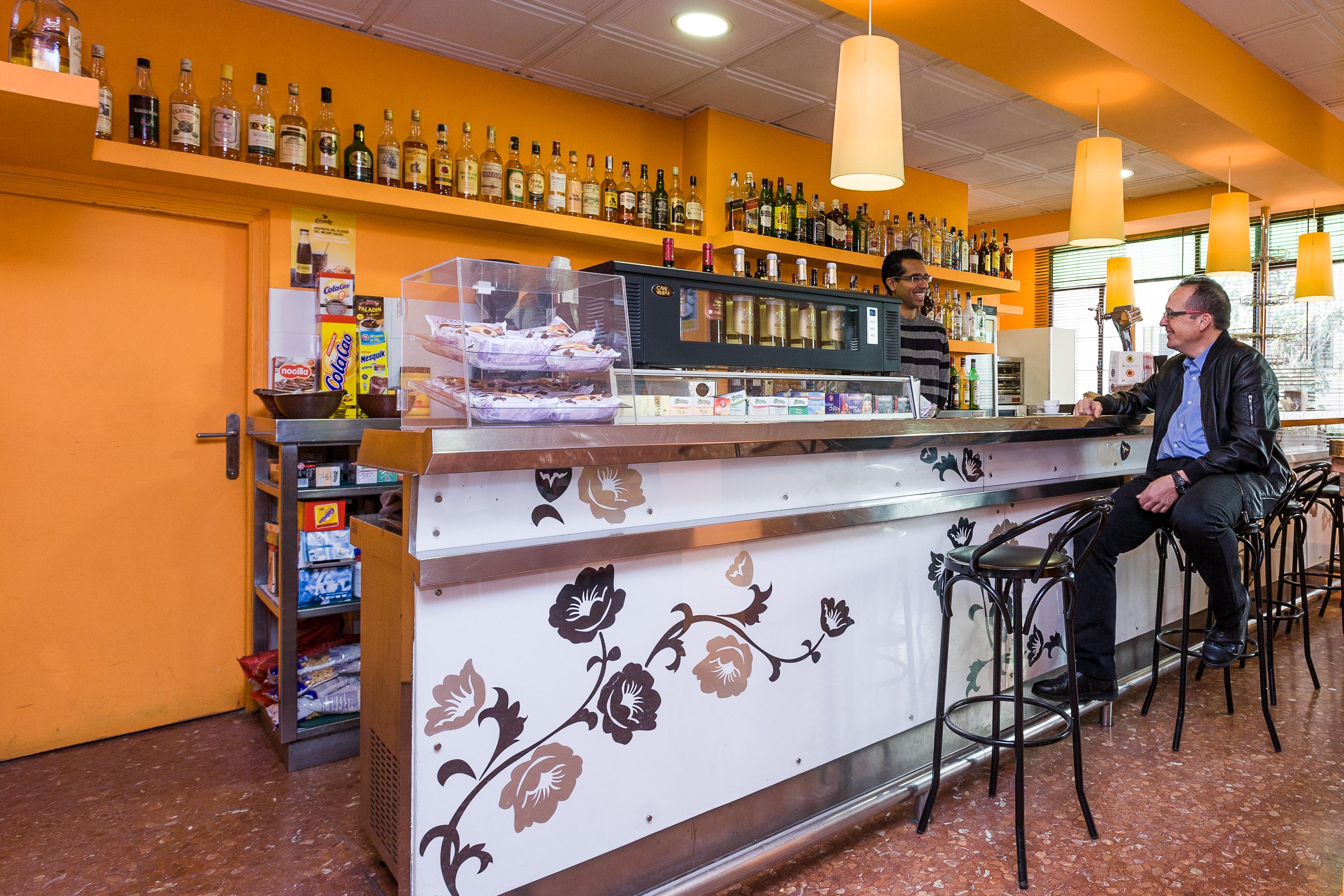 Bar/Salón Sol y Miel