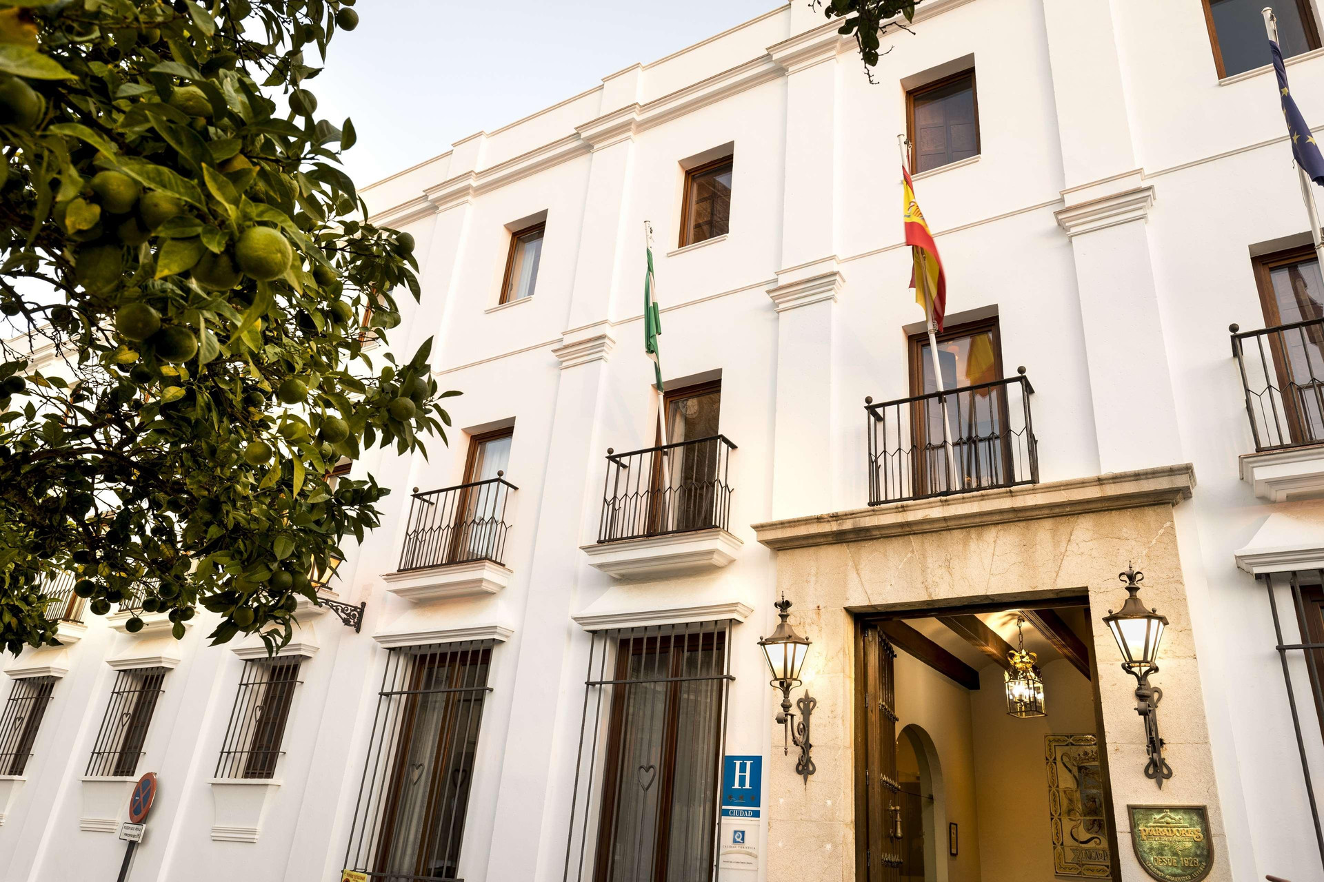 Vista Exterior Parador De Arcos De La Frontera