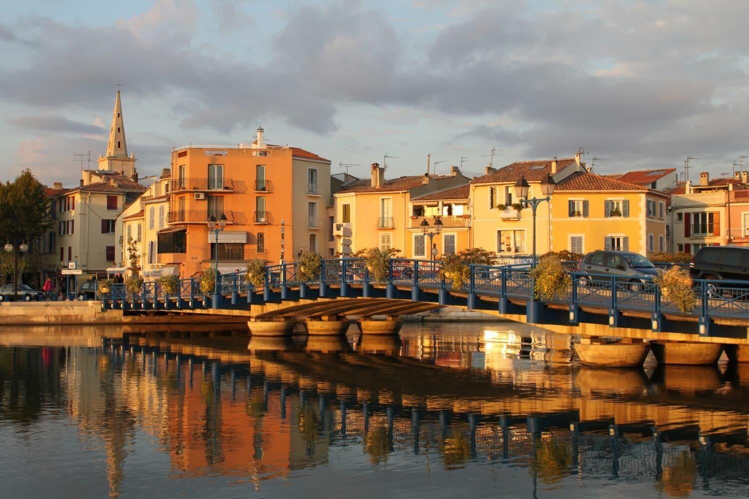 Vista Exterior Hôtel Martigues Le 5