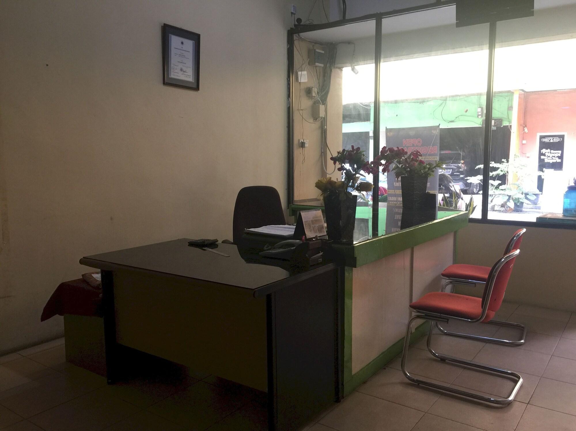 Vista Lobby OYO 93292 Raudhatul Husna Homestay Syariah