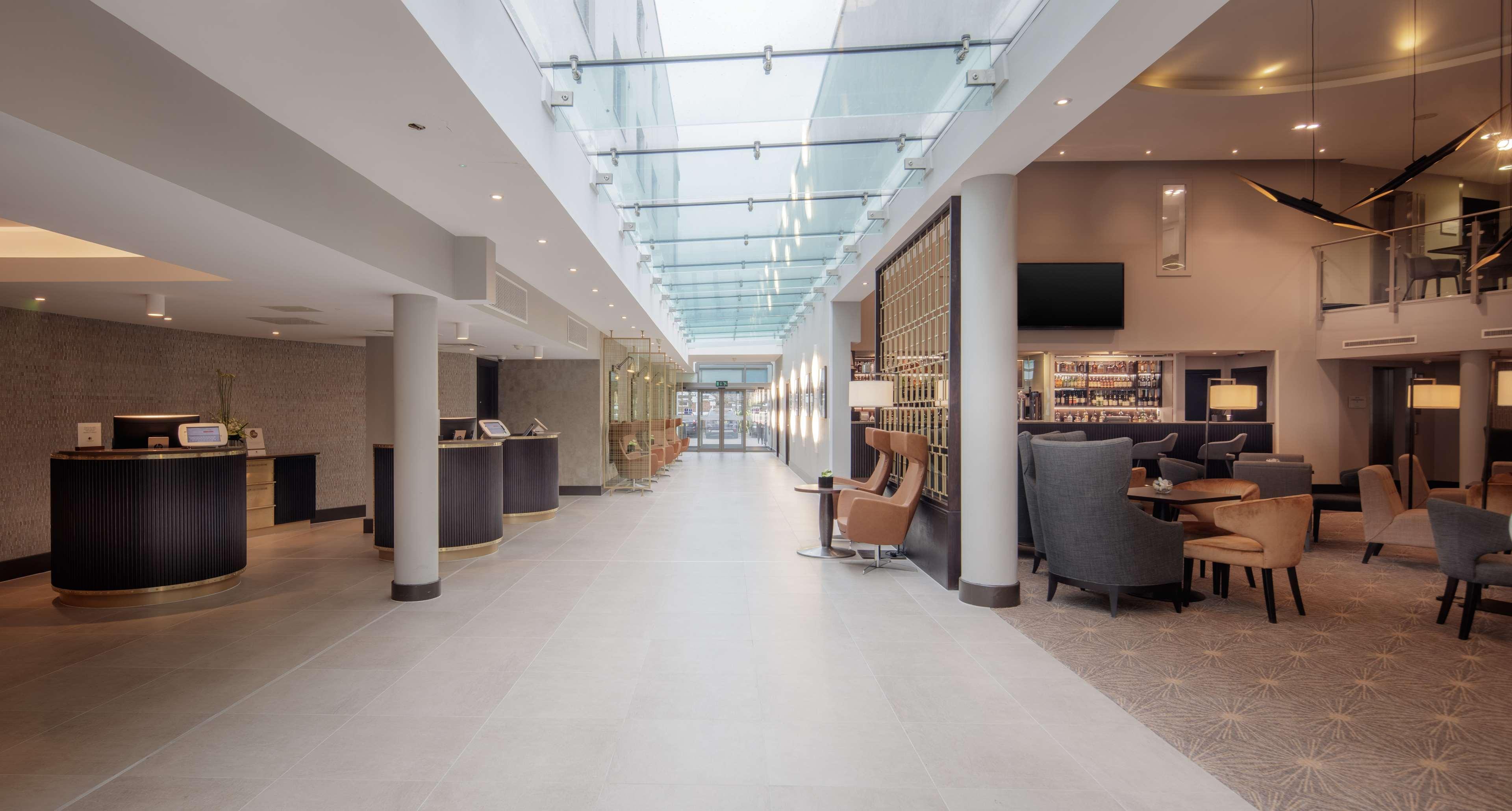 Vista Lobby DoubleTree by Hilton London Heathrow Airport
