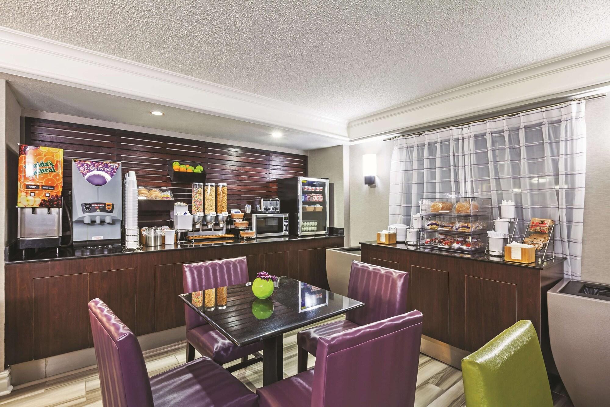 Restaurant La Quinta Inn by Wyndham Midland