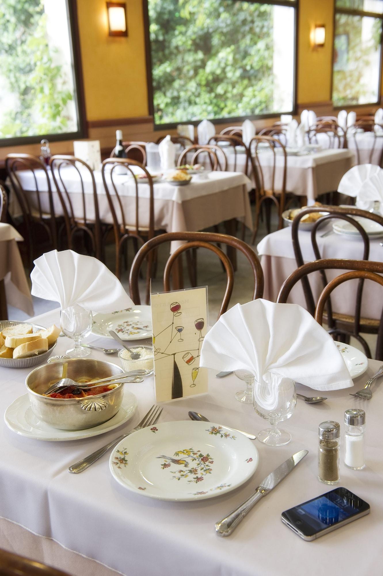 Restaurant The Originals City, Hôtel Astoria Vatican, Lourdes