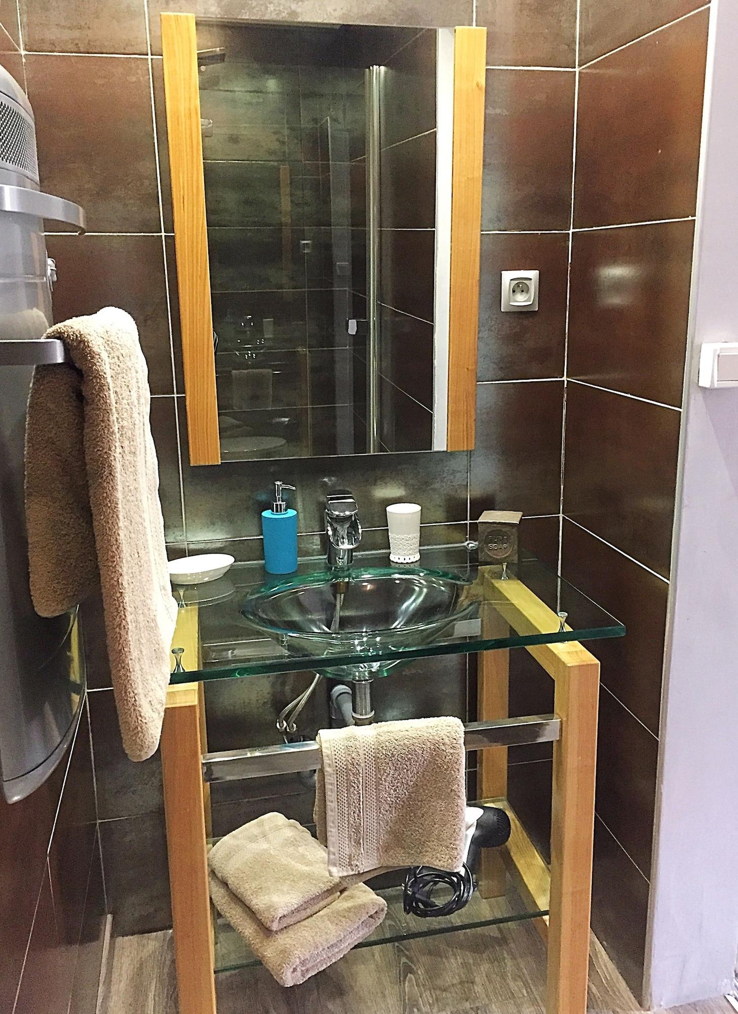 Equipamiento de Habitación Entre Bastide et Cite