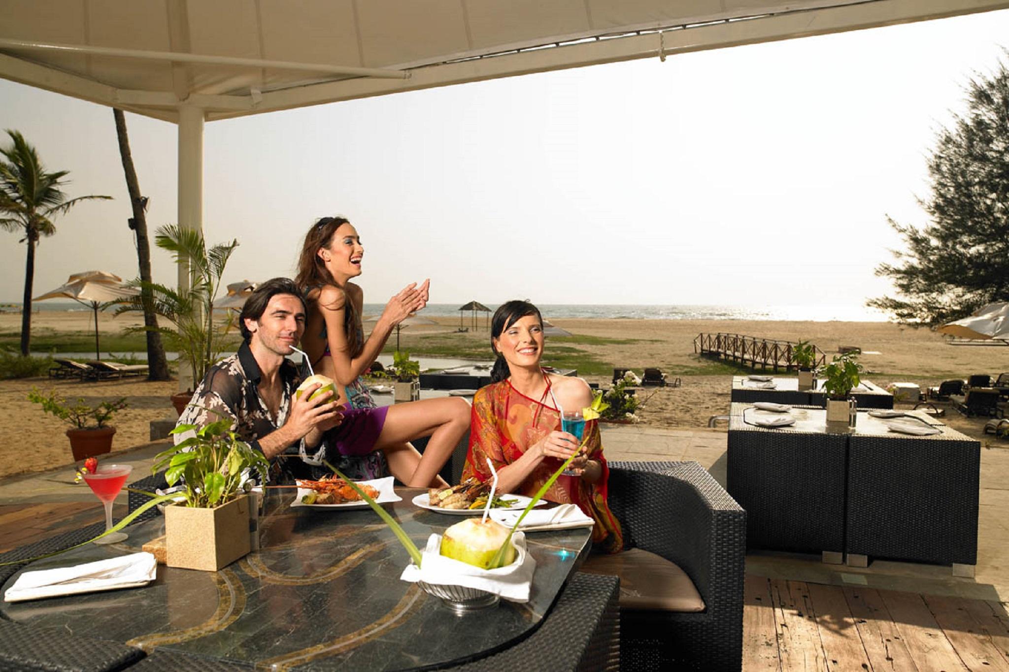 Restaurant The Zuri White Sands, Goa Resort & Casino
