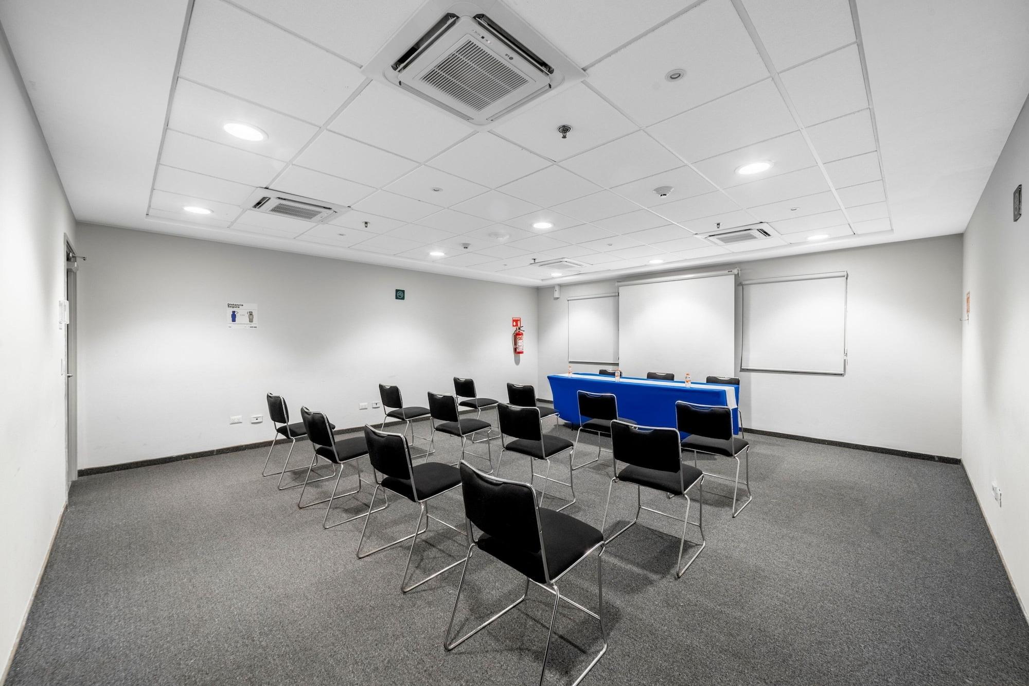 Sala de Reuniones City Express Junior by Marriott Ciudad Del Carmen