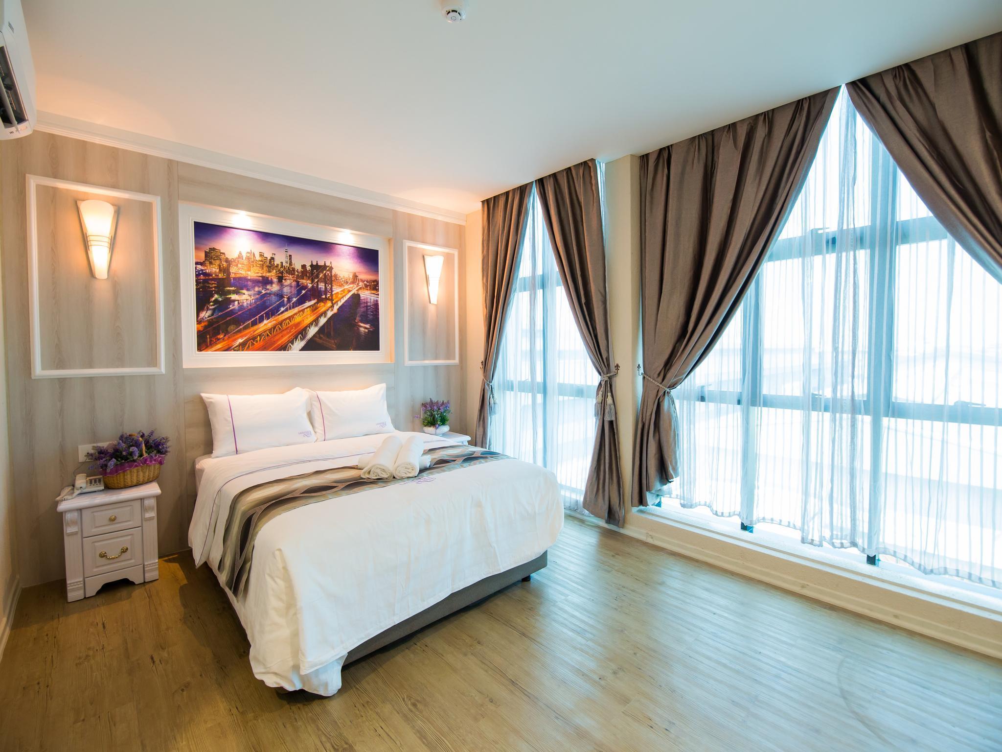 Vista Exterior Lavender Inn Usj