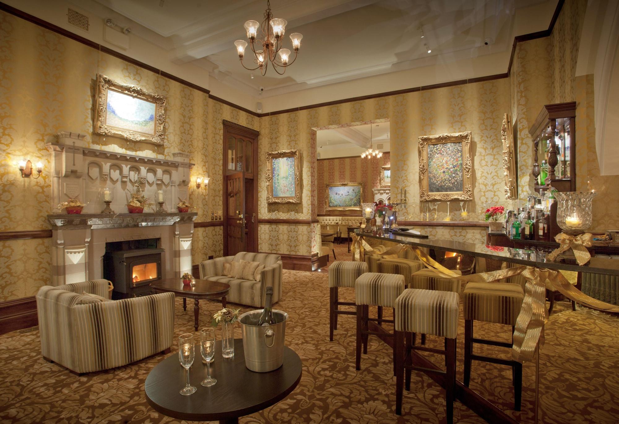 Bar/Salón Camelot Castle Hotel