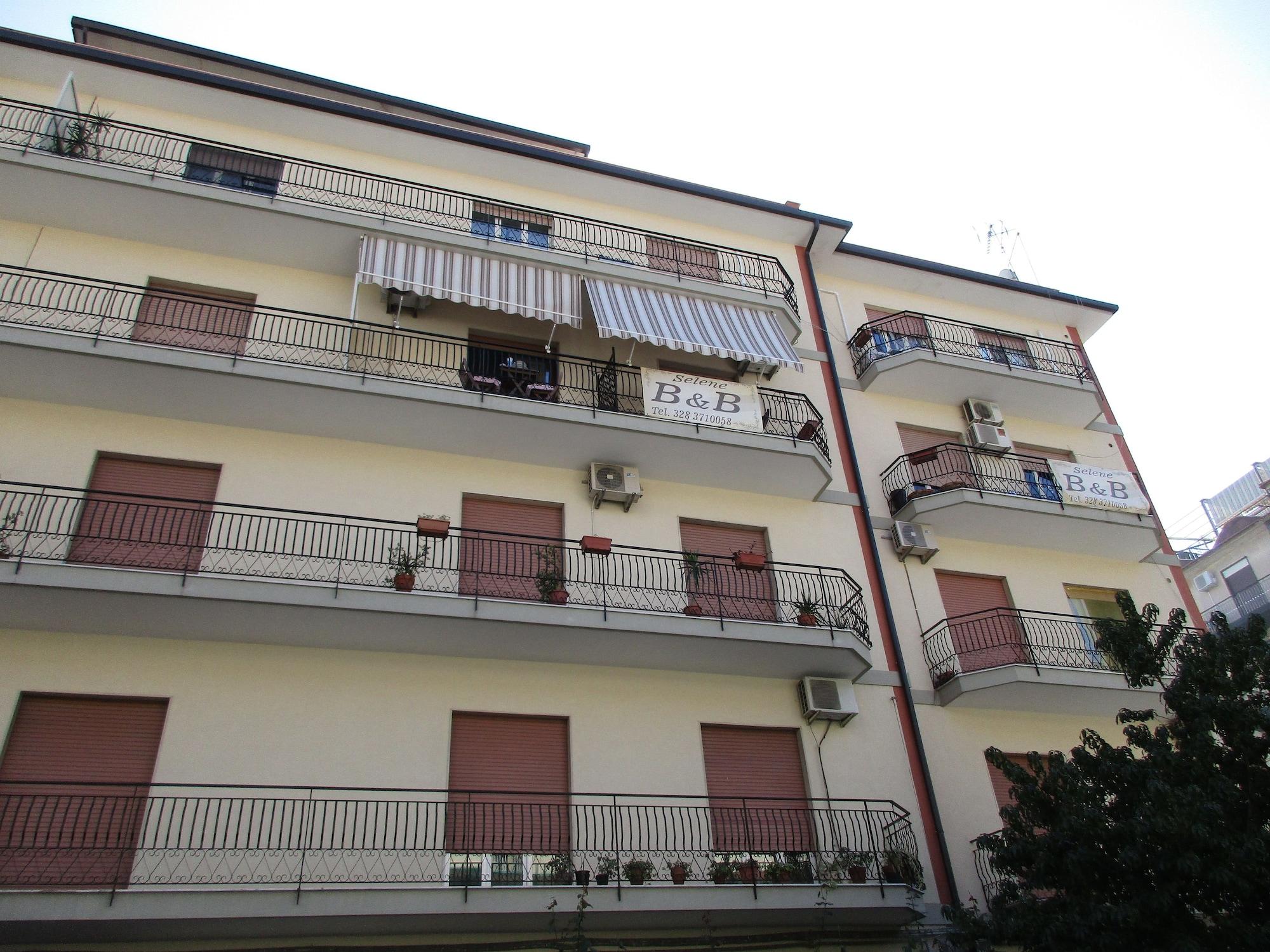 Vista Exterior Selene Policlinico di Catania
