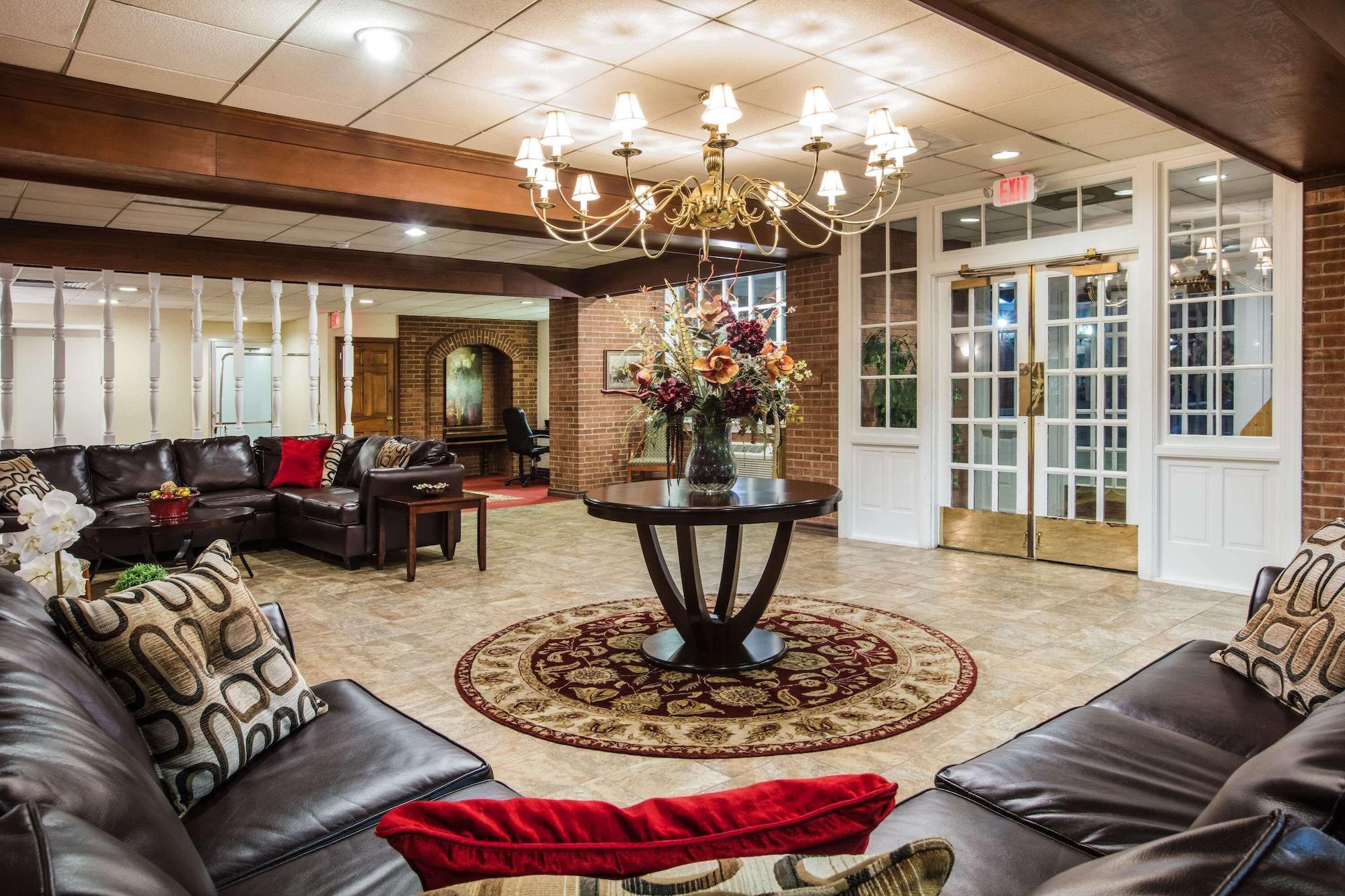Vista Lobby Ramada by Wyndham Ligonier