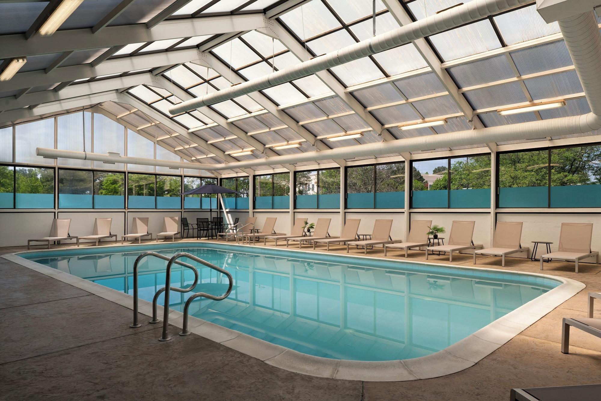 Vista Piscina DoubleTree by Hilton Richmond - Midlothian