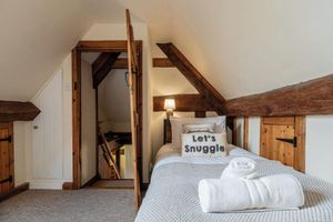 Alquiler Vacacional - The Threshing Barn-Stunning 5 BD Retreat