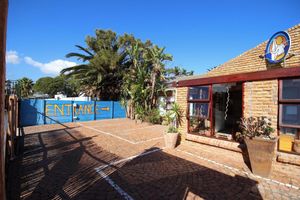 Alojamiento - Saltycrax Backpackers and Adventures