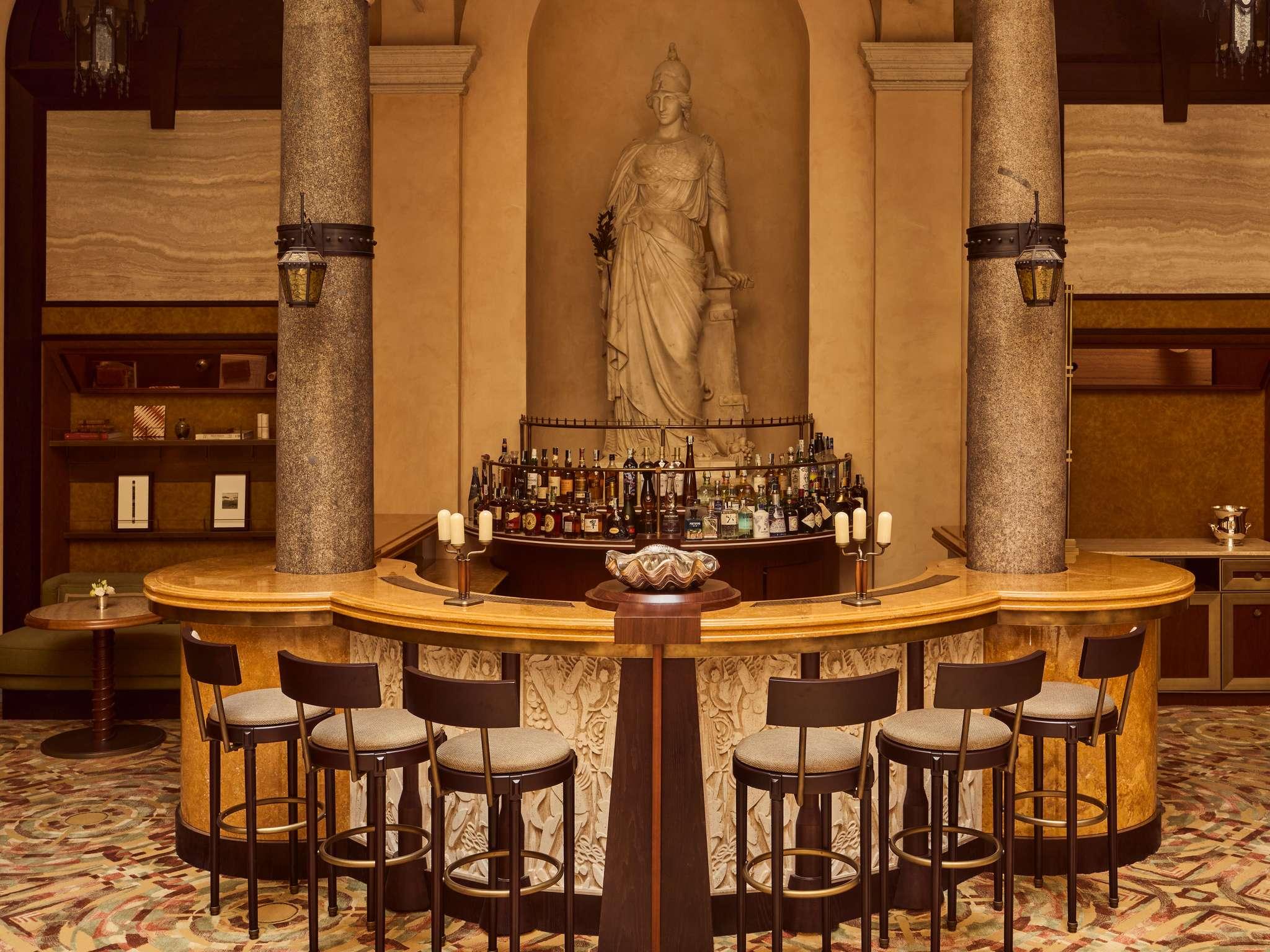 Bar/Salón Grand Hotel de La Minerve