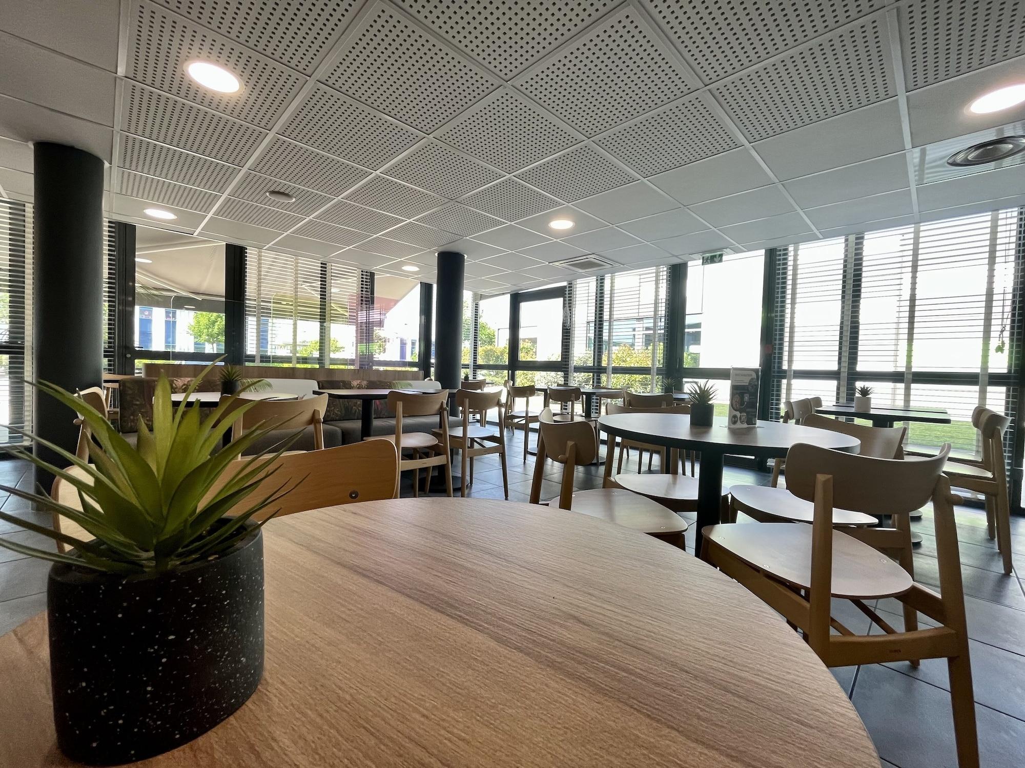 Restaurant B&B HOTEL Lyon Aéroport St Quentin Fallavier