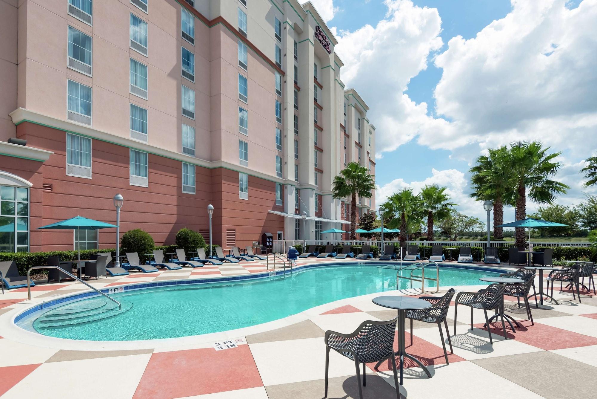 Vista Piscina Hampton Inn & Suites Orlando Airport @ Gateway Village