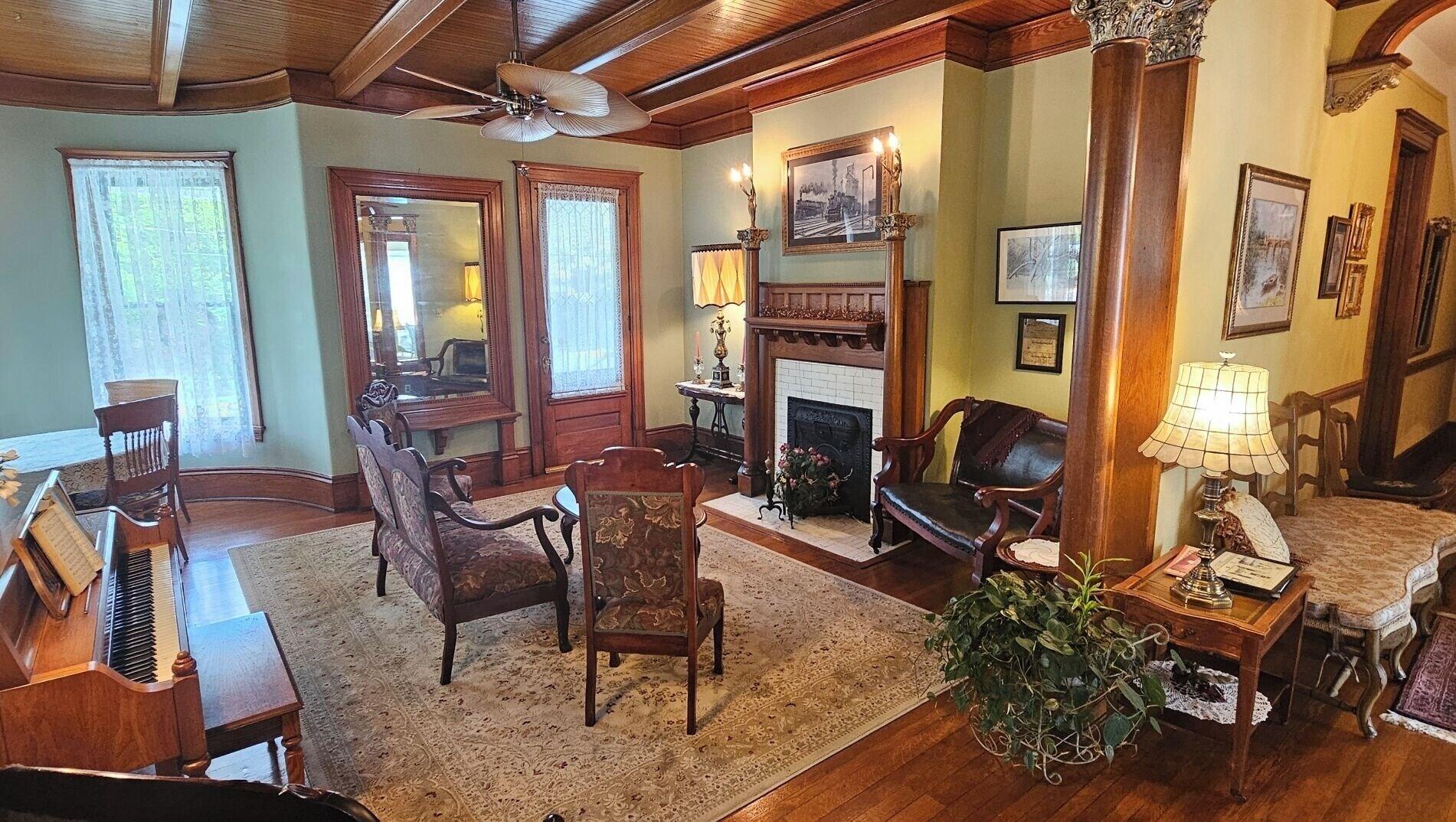 Vista Lobby The Alderson Inn