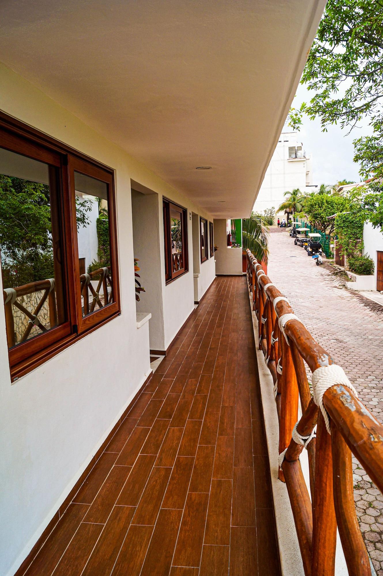 Vista Exterior Casa Azul Maya