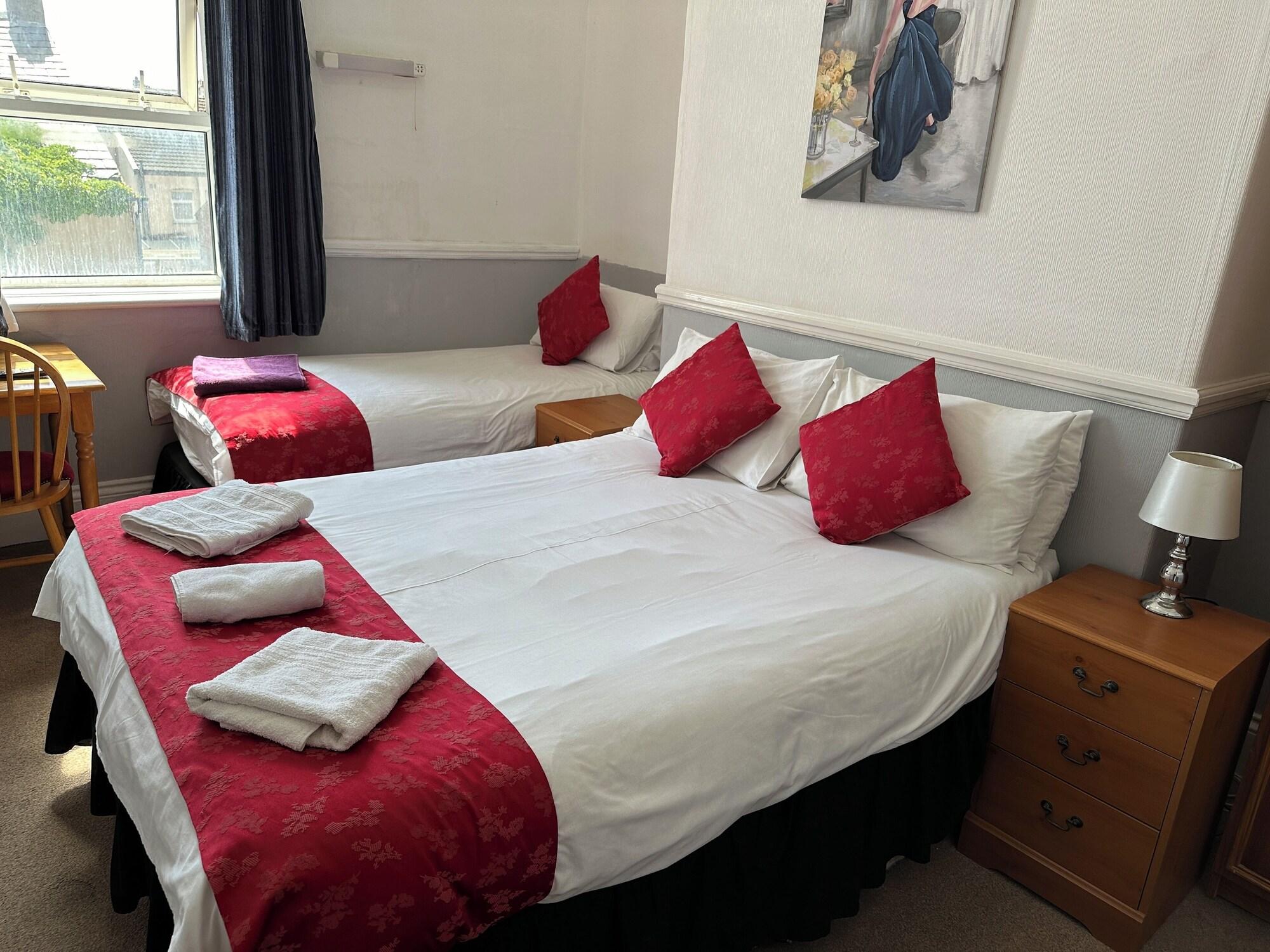Varios Tuxford House Hotel