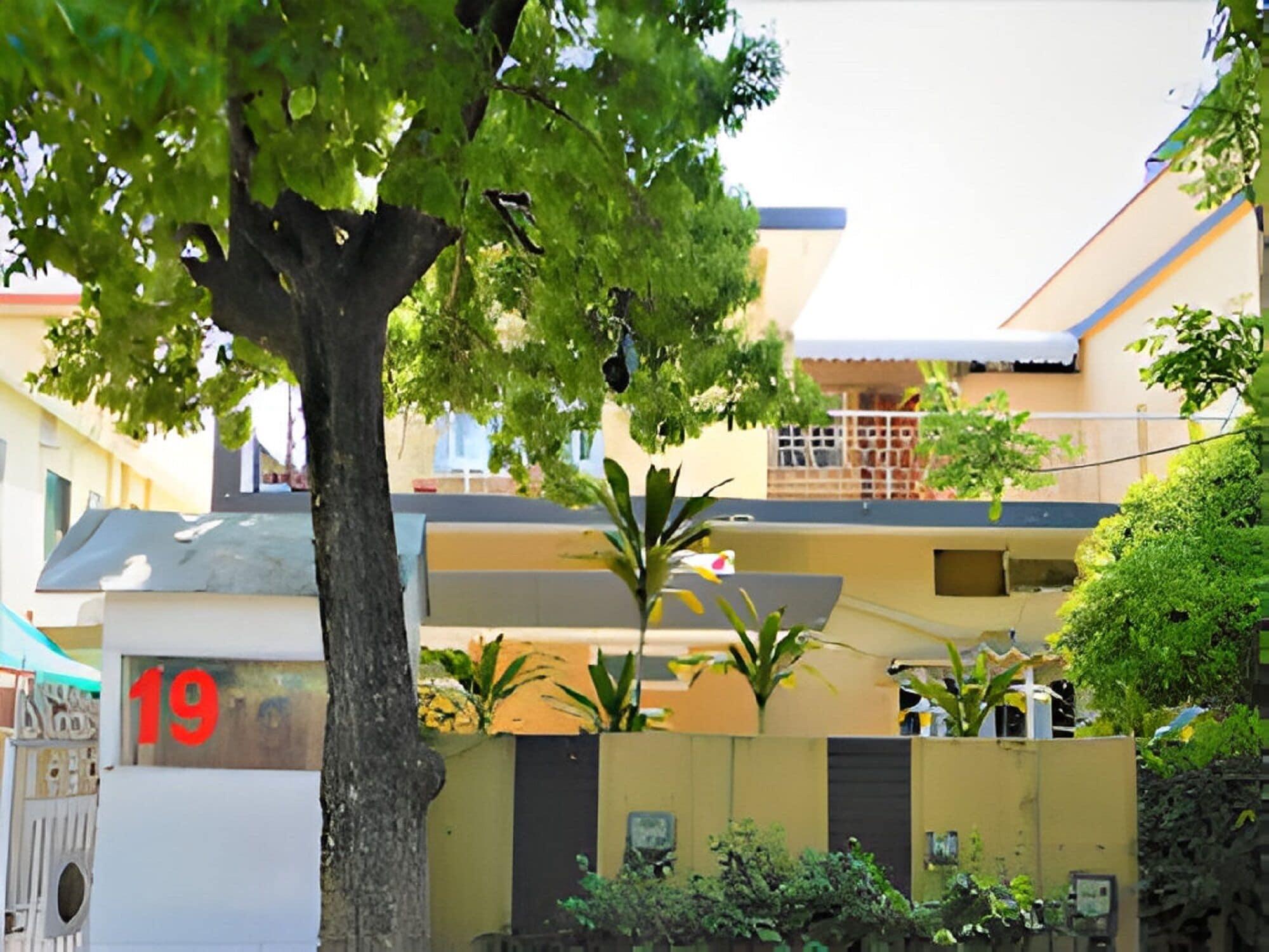 Varios The City Lodge