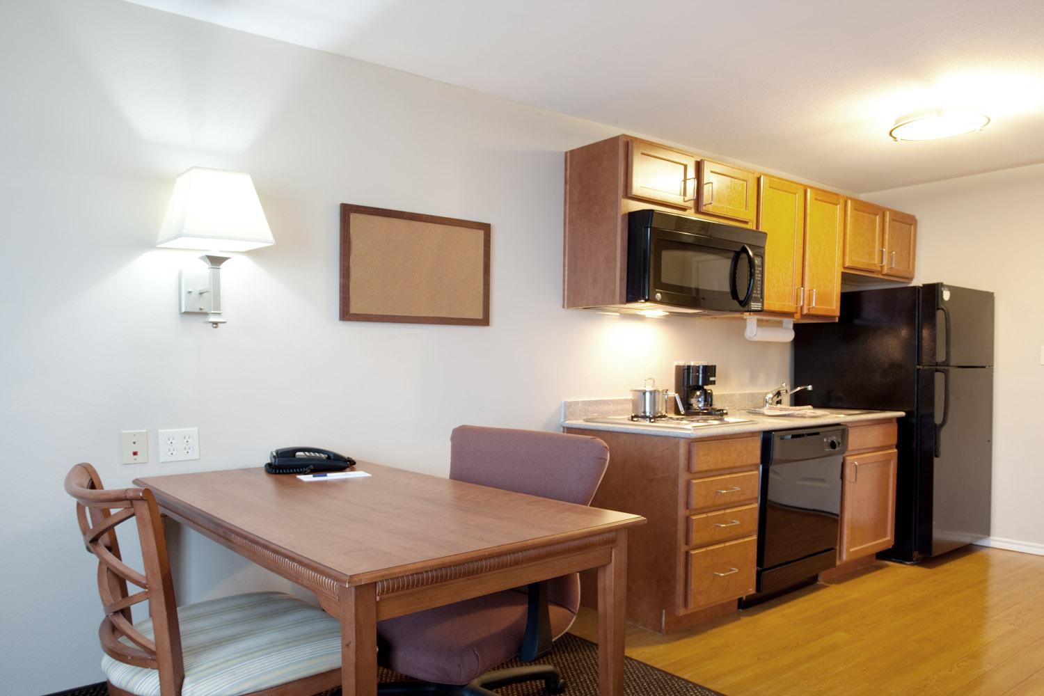Suite Candlewood Suites Galveston by IHG