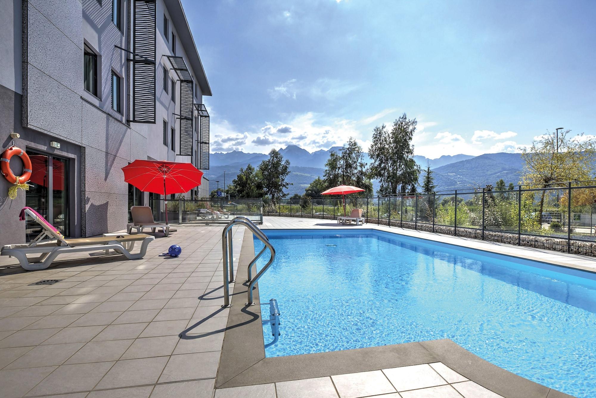 Vista Piscina Appart'City Confort Grenoble Inovallée