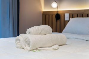 Alquiler Vacacional - Modern Studio Apartment with Balcony | Queen Bed & Comfort in Vila Mariana