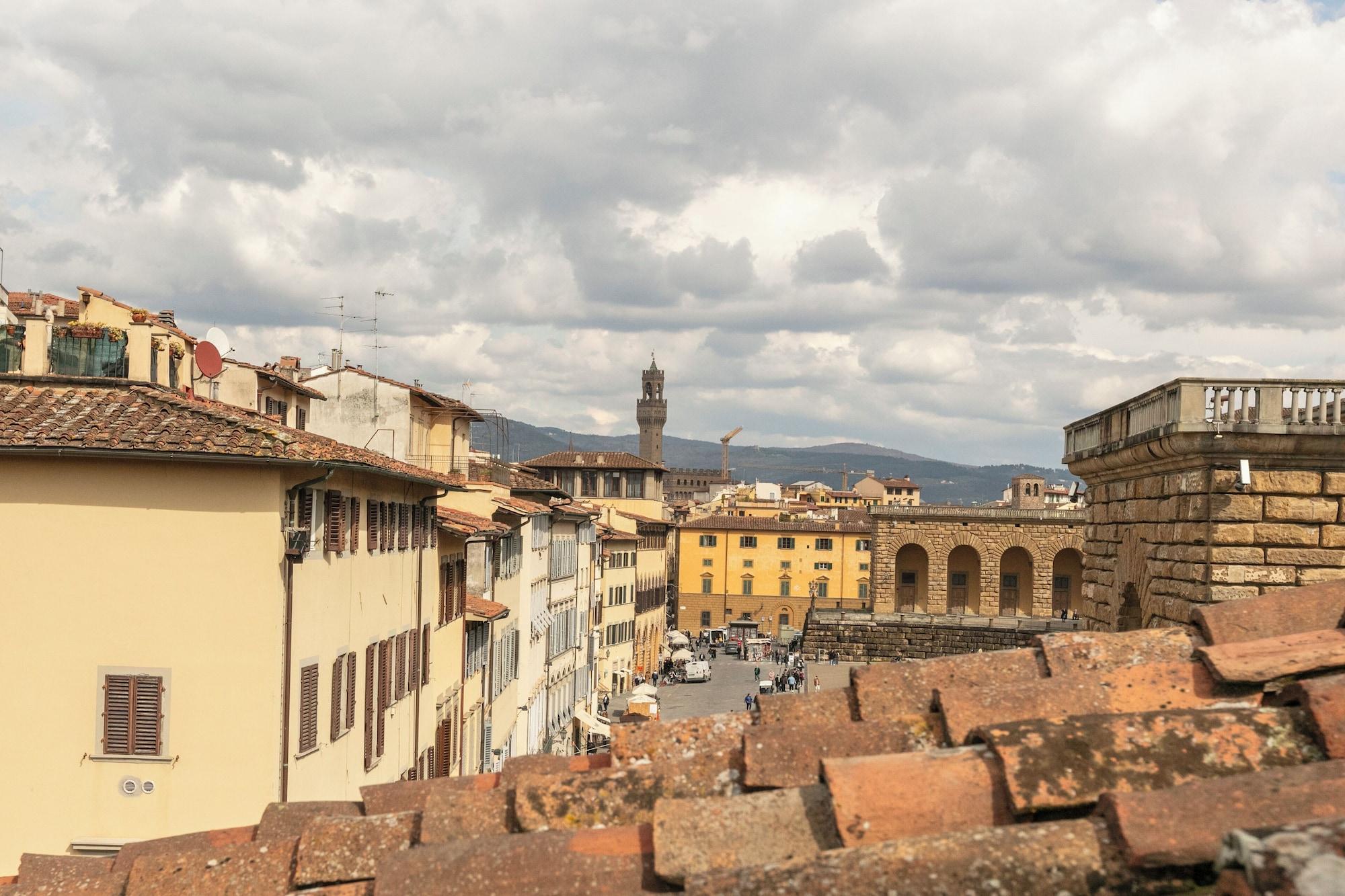 Varios Numa Florence Felice
