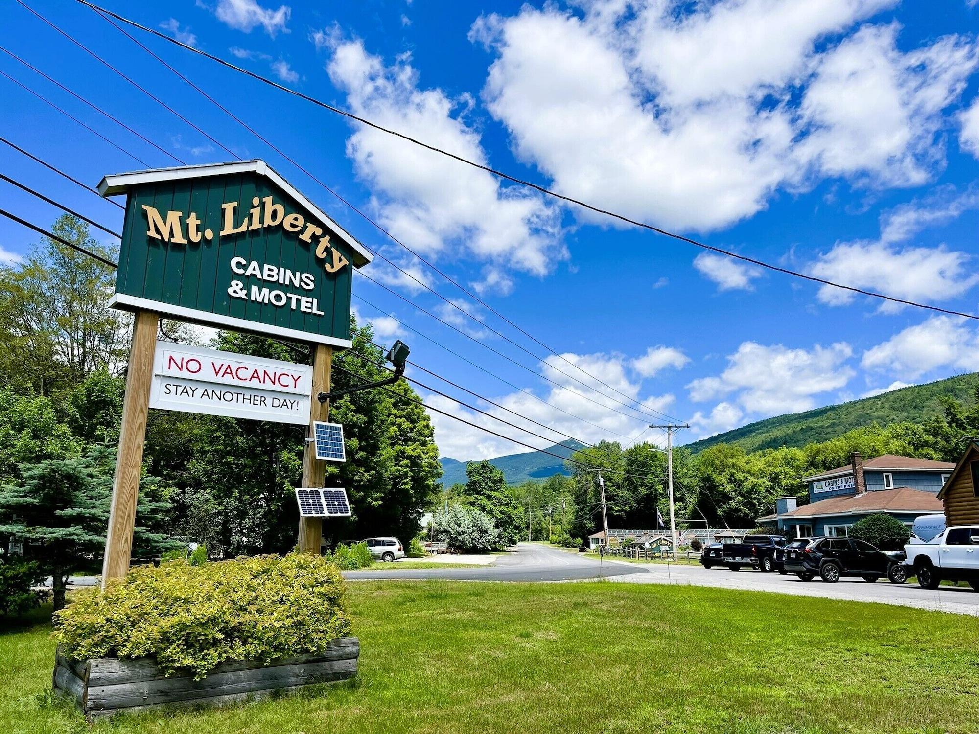 Vista Exterior Mt Liberty Cabins and Motel