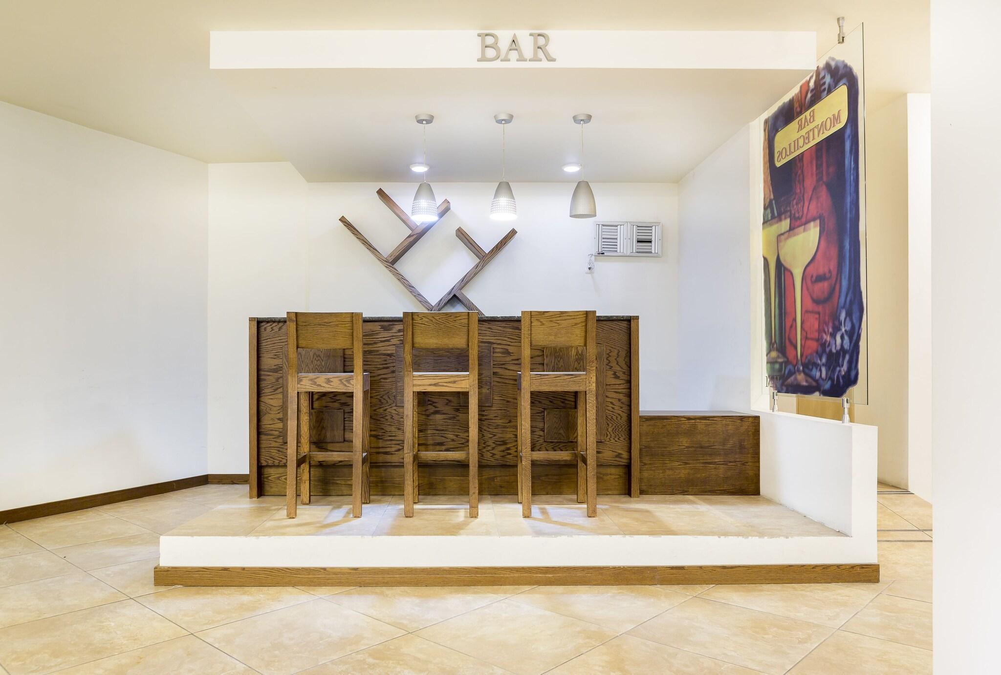 Bar/Salón Hotel El Monte