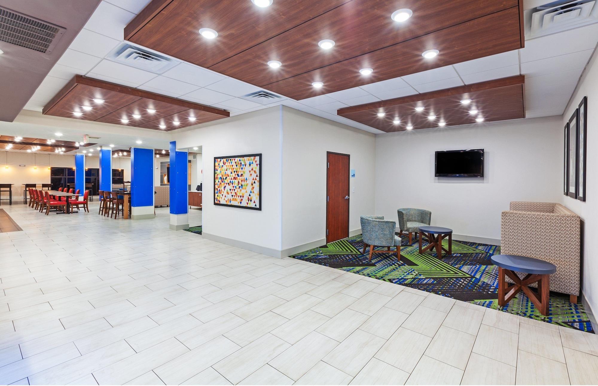 Vista Exterior Holiday Inn Express Hotel & Suites Sealy by IHG