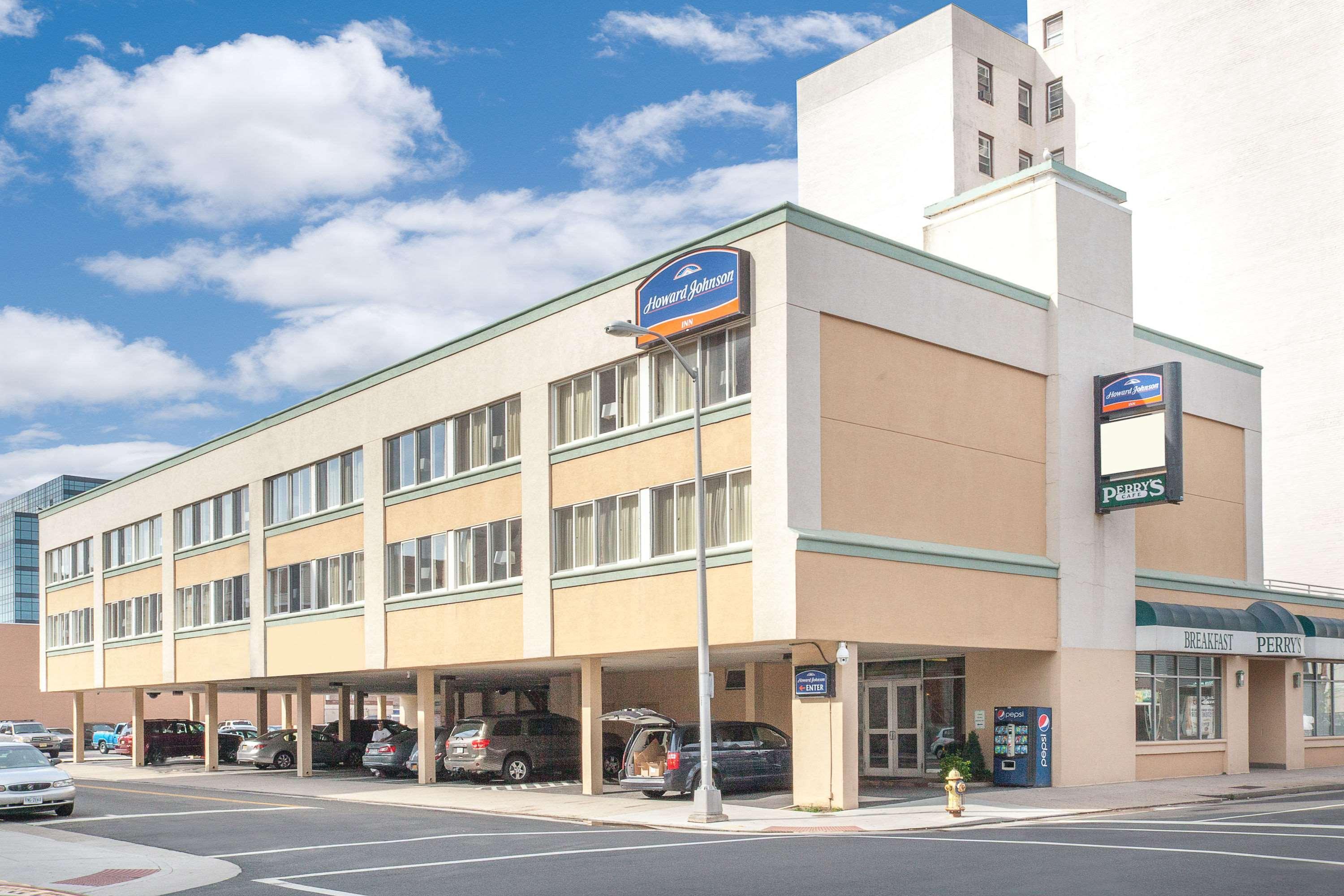 Vista Exterior Howard Johnson by Wyndham Atlantic City