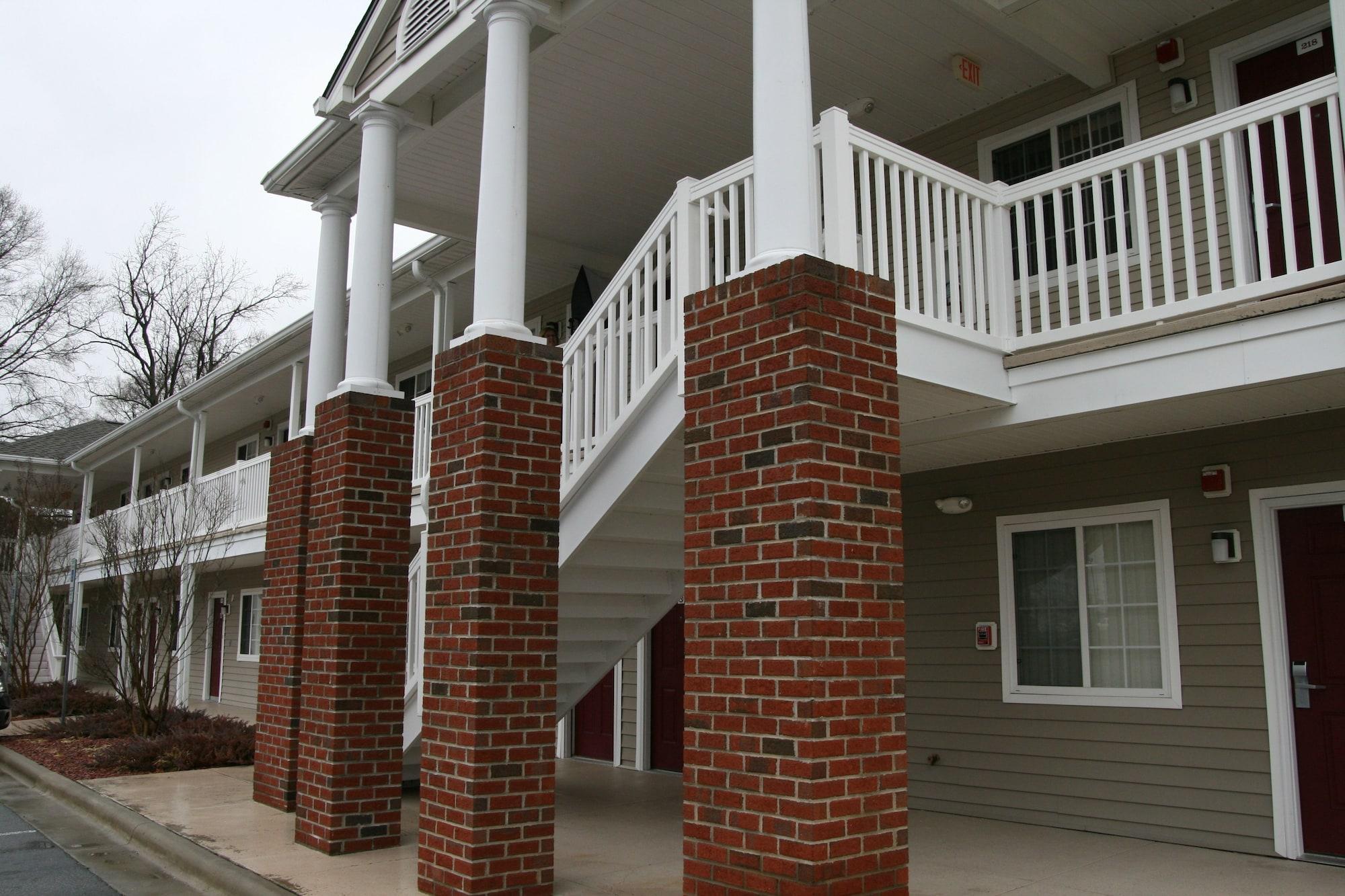 Vista Exterior Affordable Suites Rocky Mount