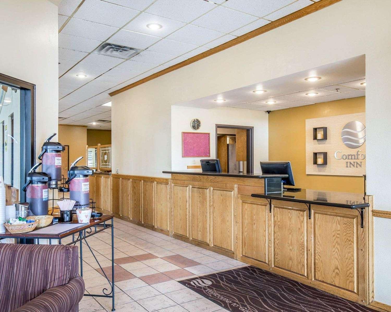 Vista Lobby FairBridge Inn & Suites Glendive