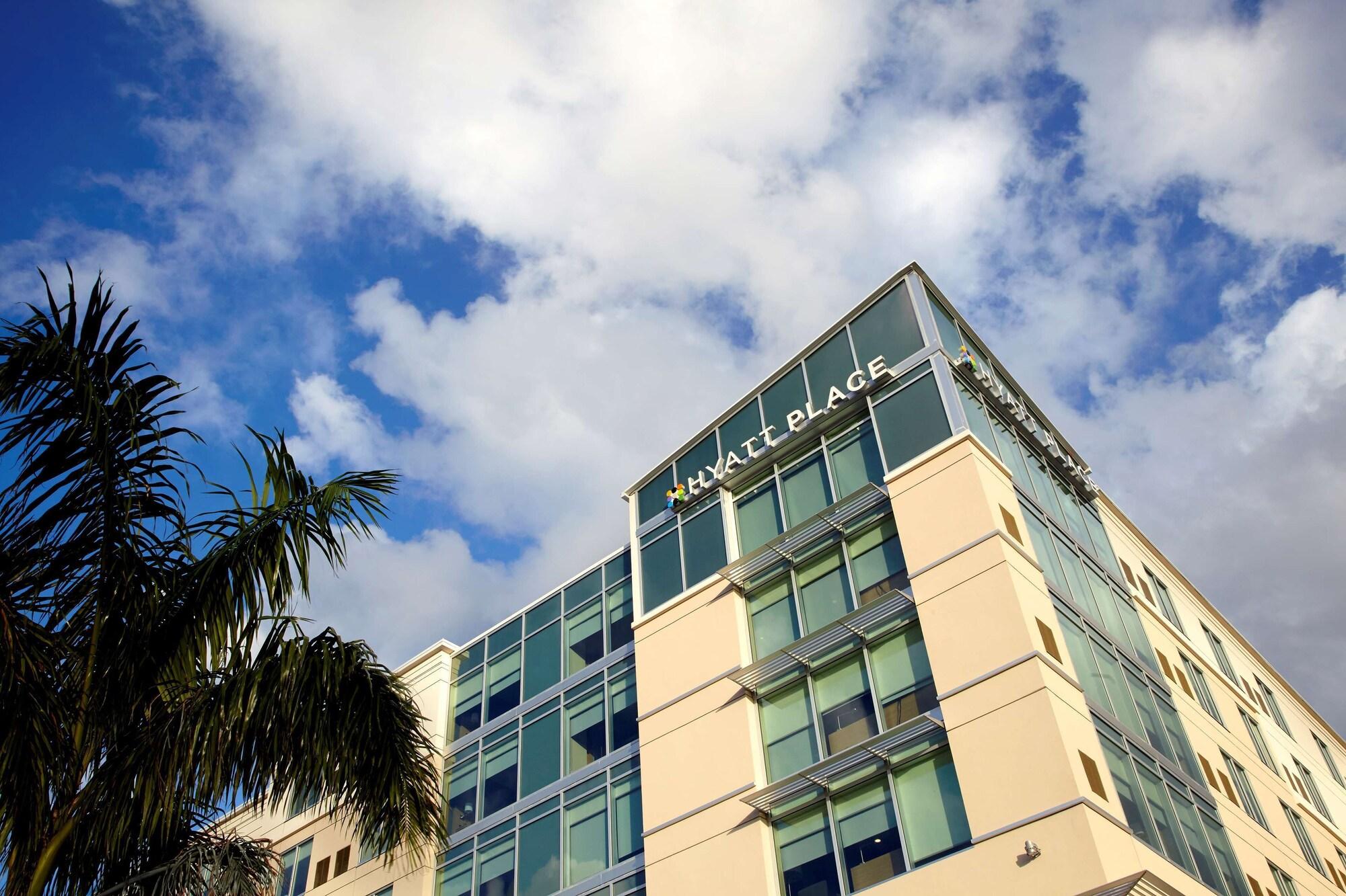 Vista Exterior Hyatt Place Miami Airport-East