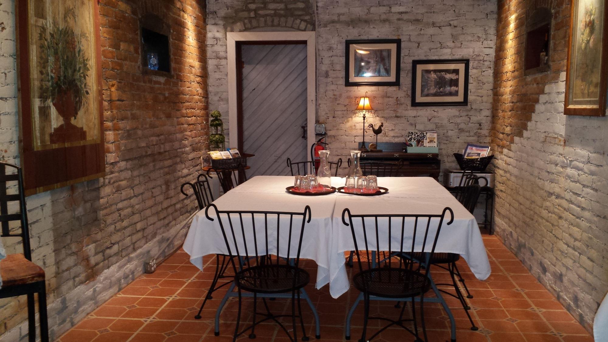 Sala de Reuniones RubyJune Inn