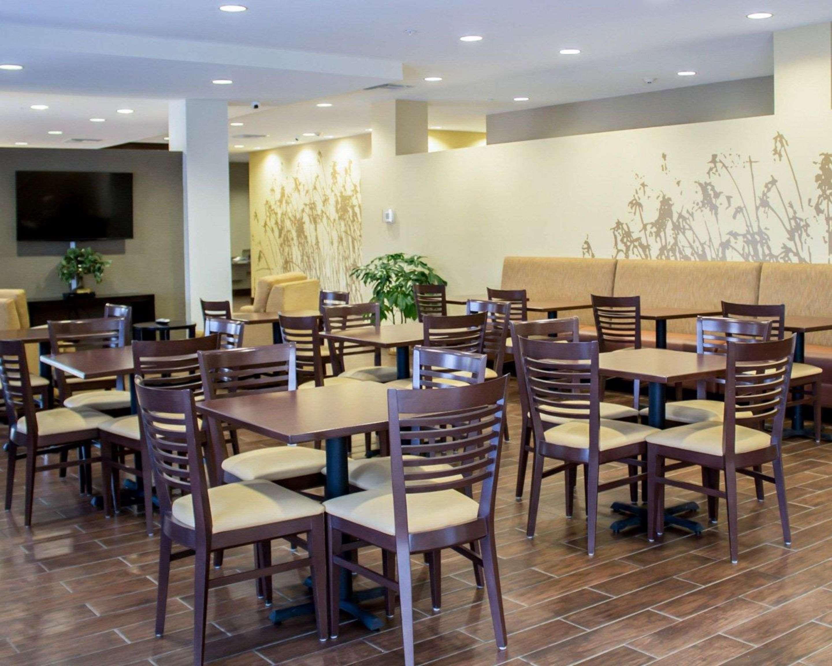 Restaurant Sleep Inn & Suites Moundsville