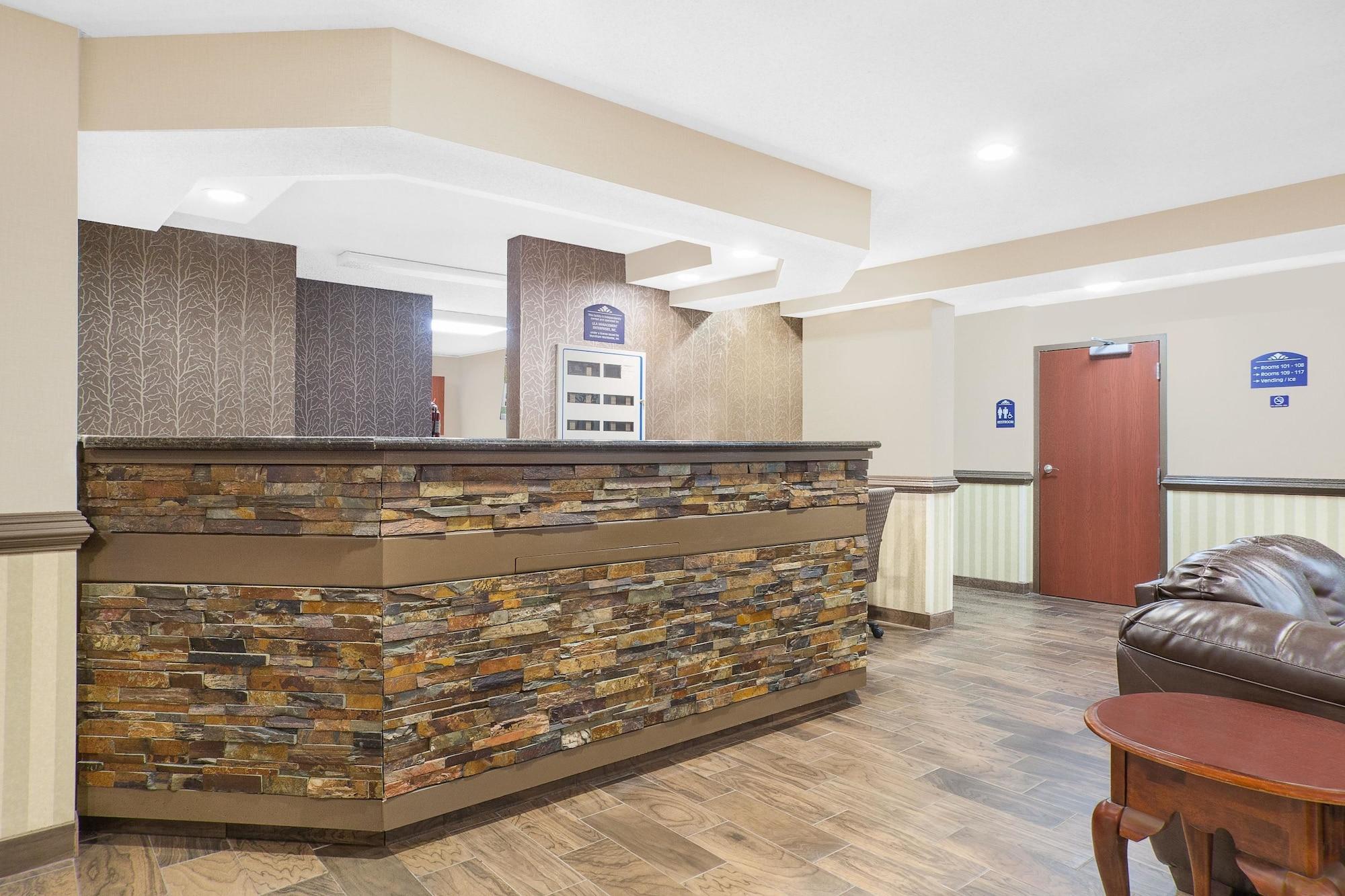 Vista Lobby Microtel Inn & Suites by Wyndham Salisbury