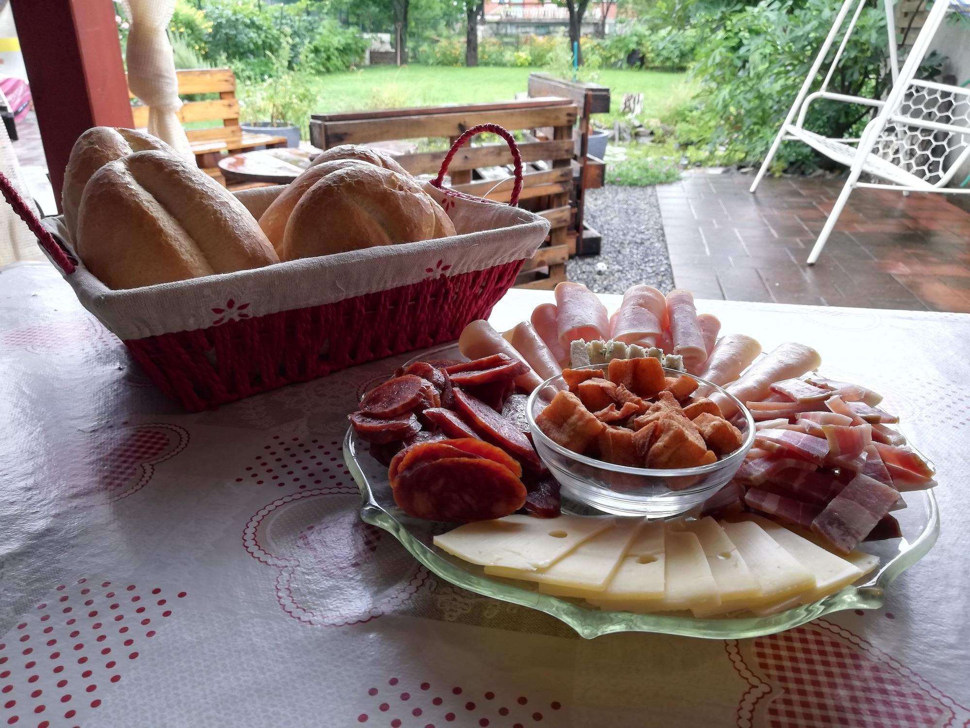 Restaurant Studio Apartments Korosteljev