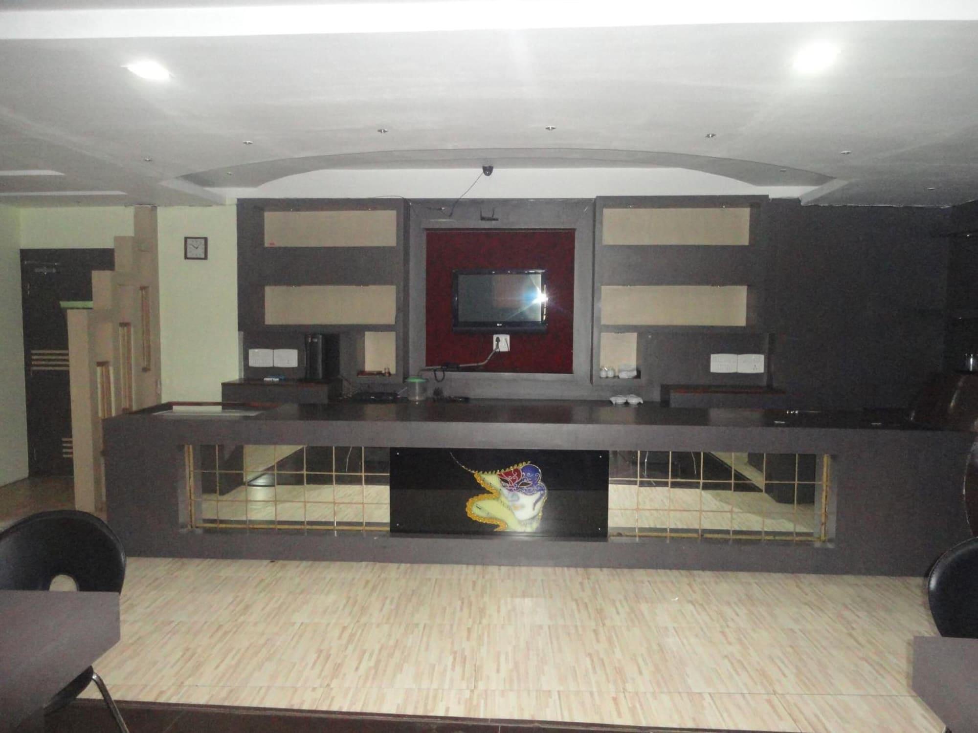 Vista Lobby Green Valley Hotel