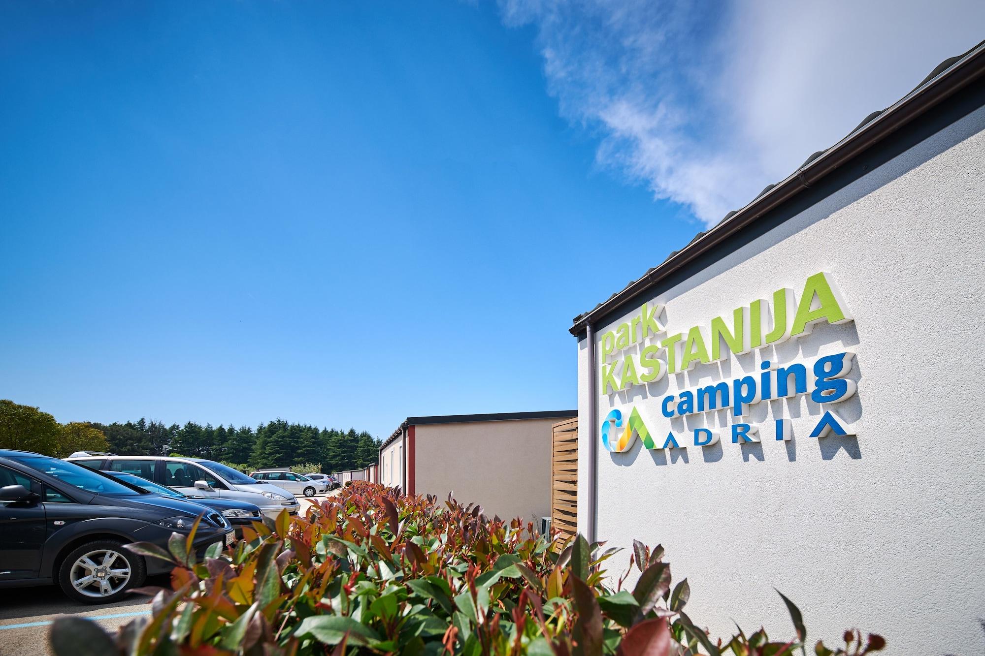 Comodidades del Alojamiento Superior Mobile Homes Kastanija - Campsite
